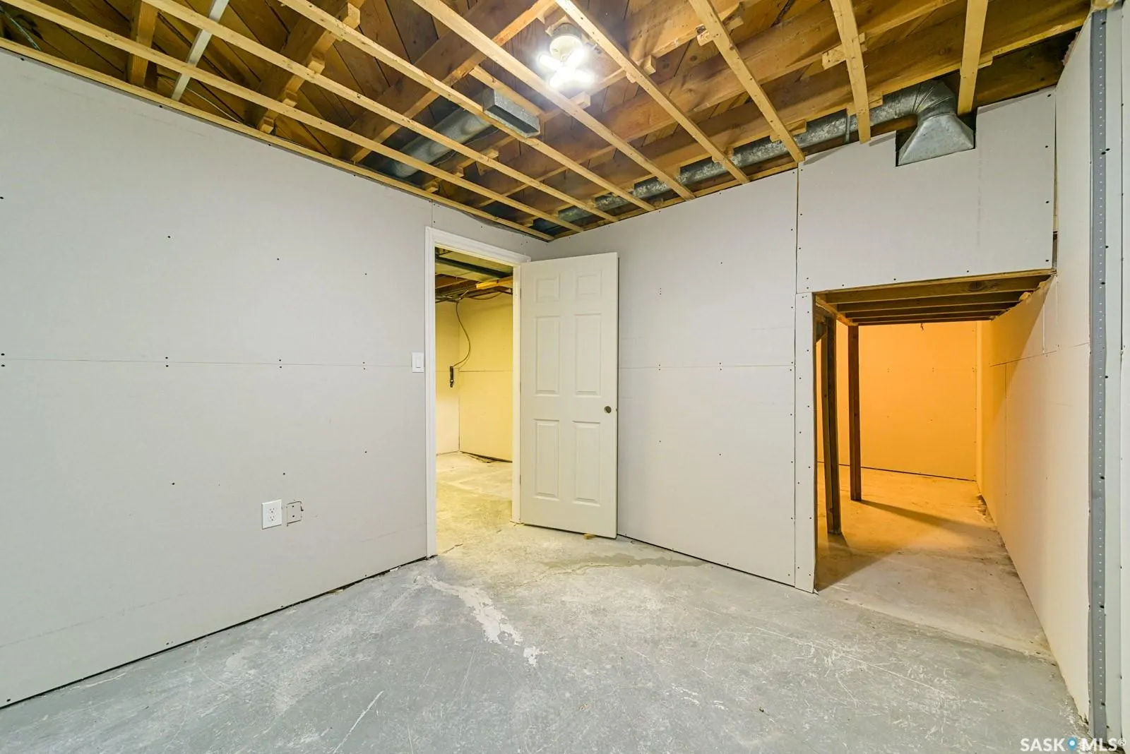 824 Retallack STREET