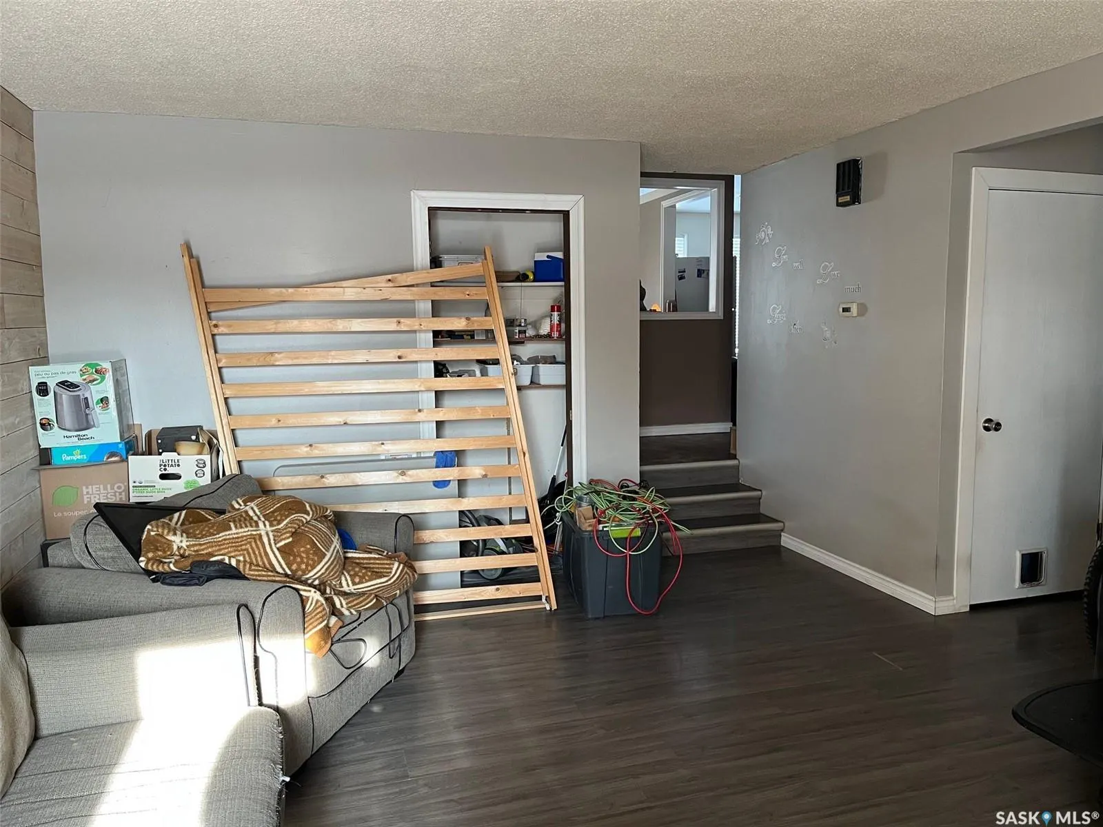 738 Bard CRESCENT N