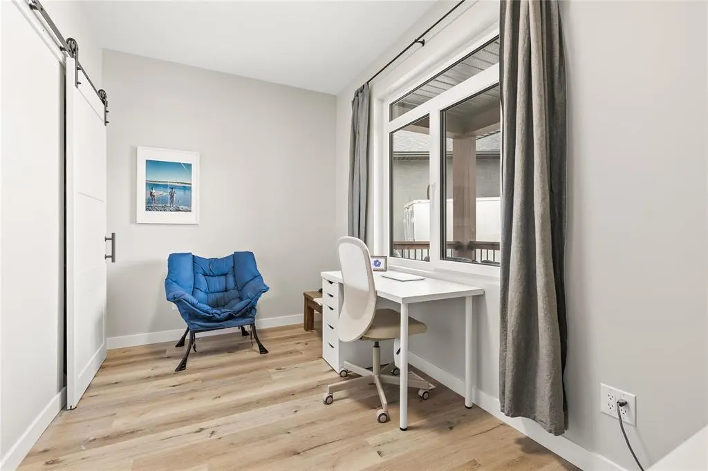 23 Murano Cove