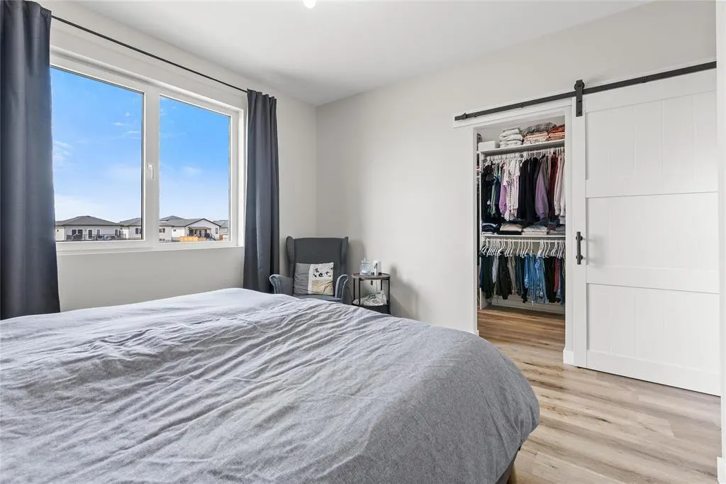 23 Murano Cove
