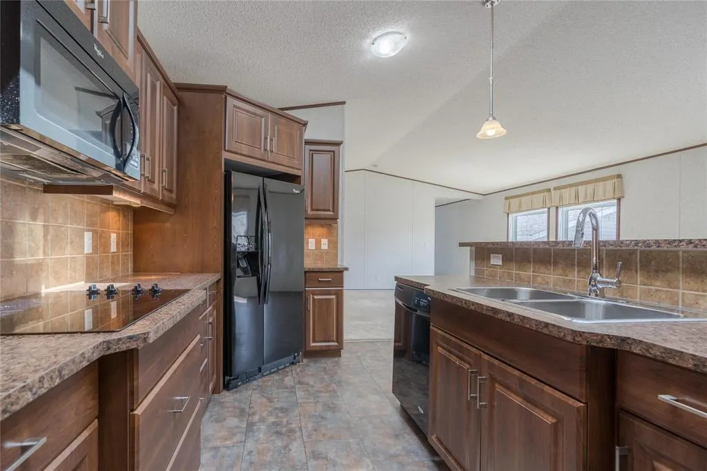 34 Sunset Crescent