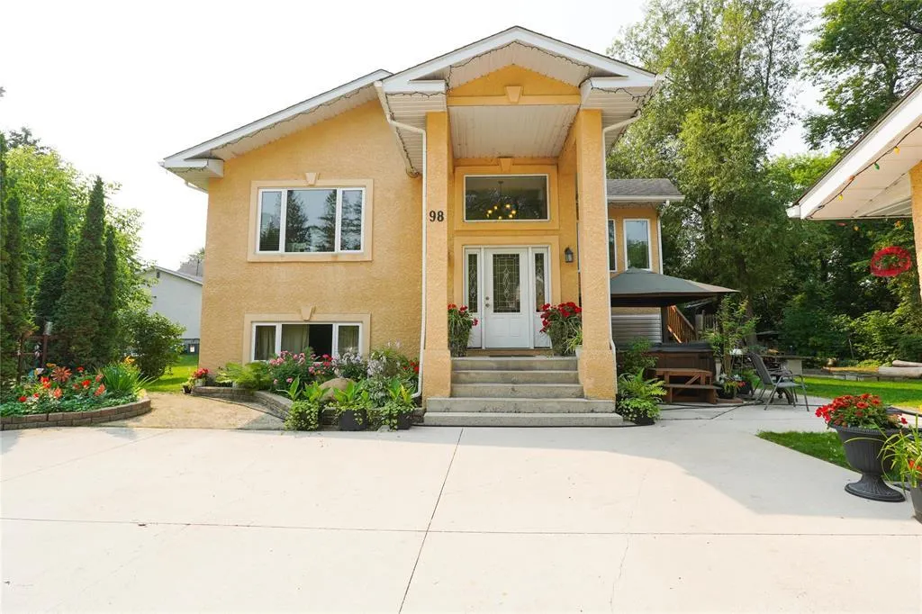 98 Maple Avenue