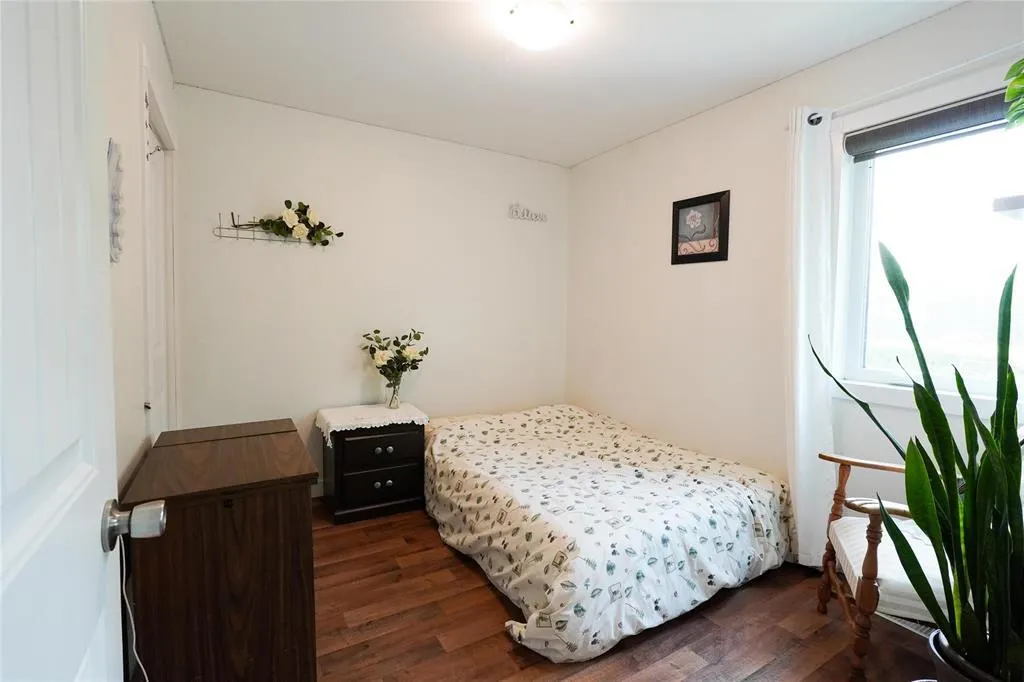 98 Maple Avenue