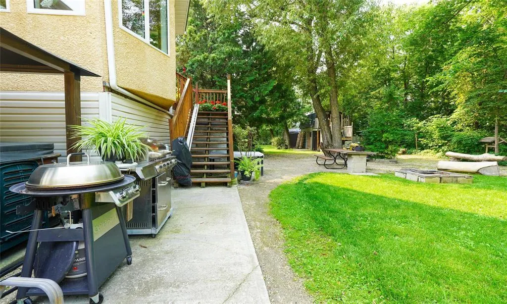 98 Maple Avenue