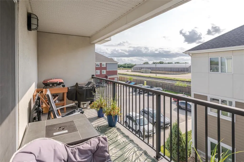 301 400 Prairie Trail