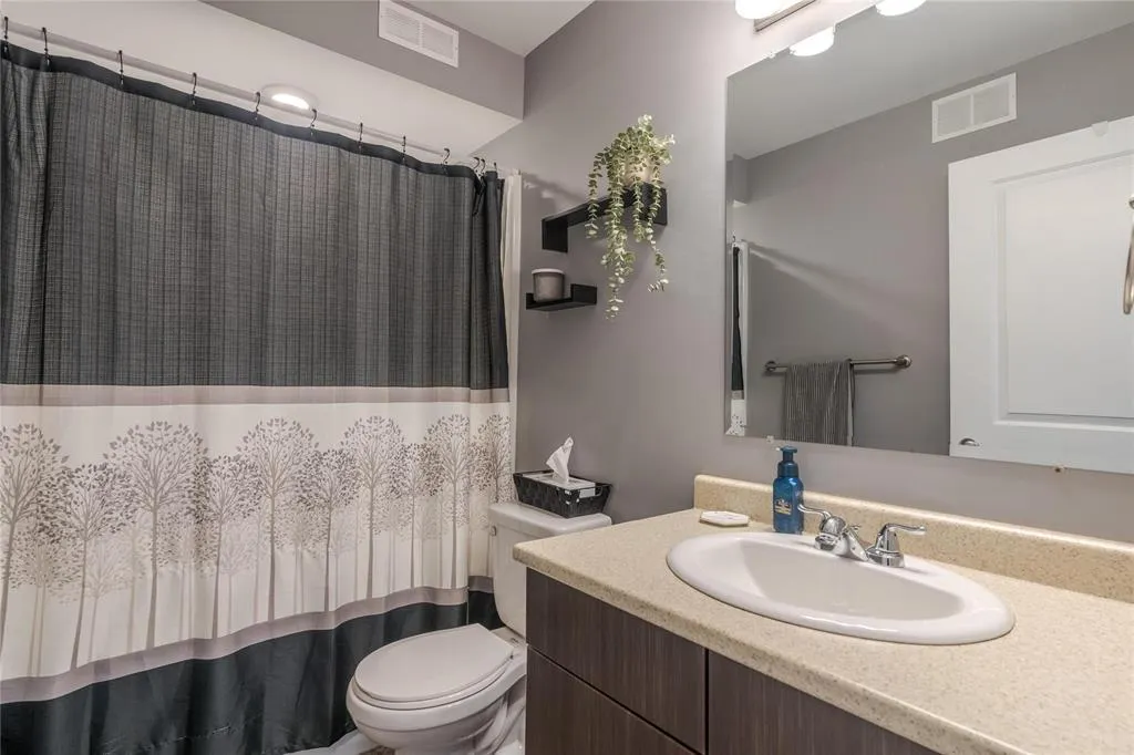 301 400 Prairie Trail