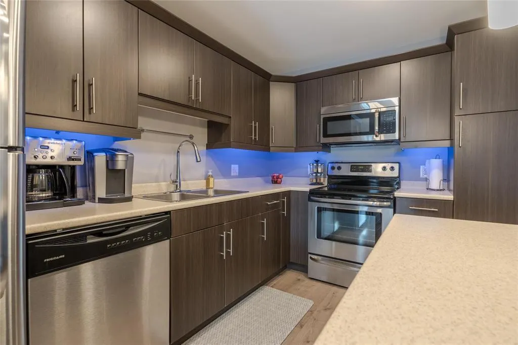 301 400 Prairie Trail