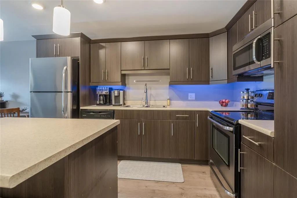 301 400 Prairie Trail