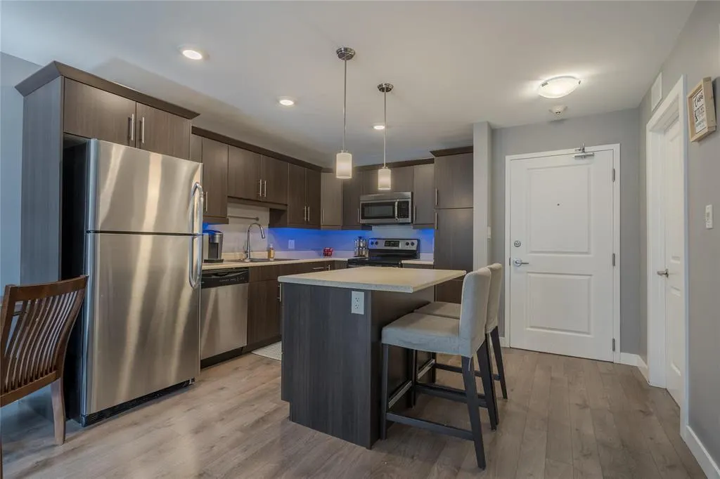 301 400 Prairie Trail