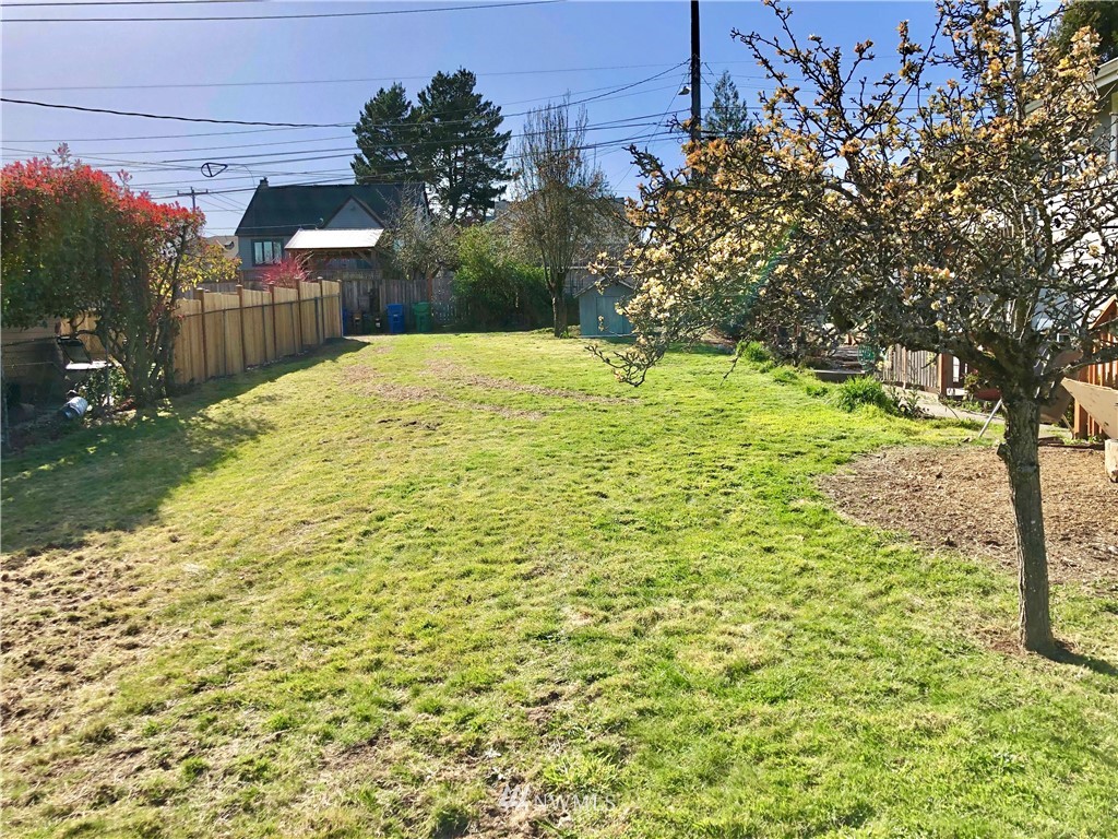 Listing 1833514 - Large Photo # 2