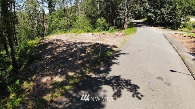 Listing 1940592 - Large Photo # 2