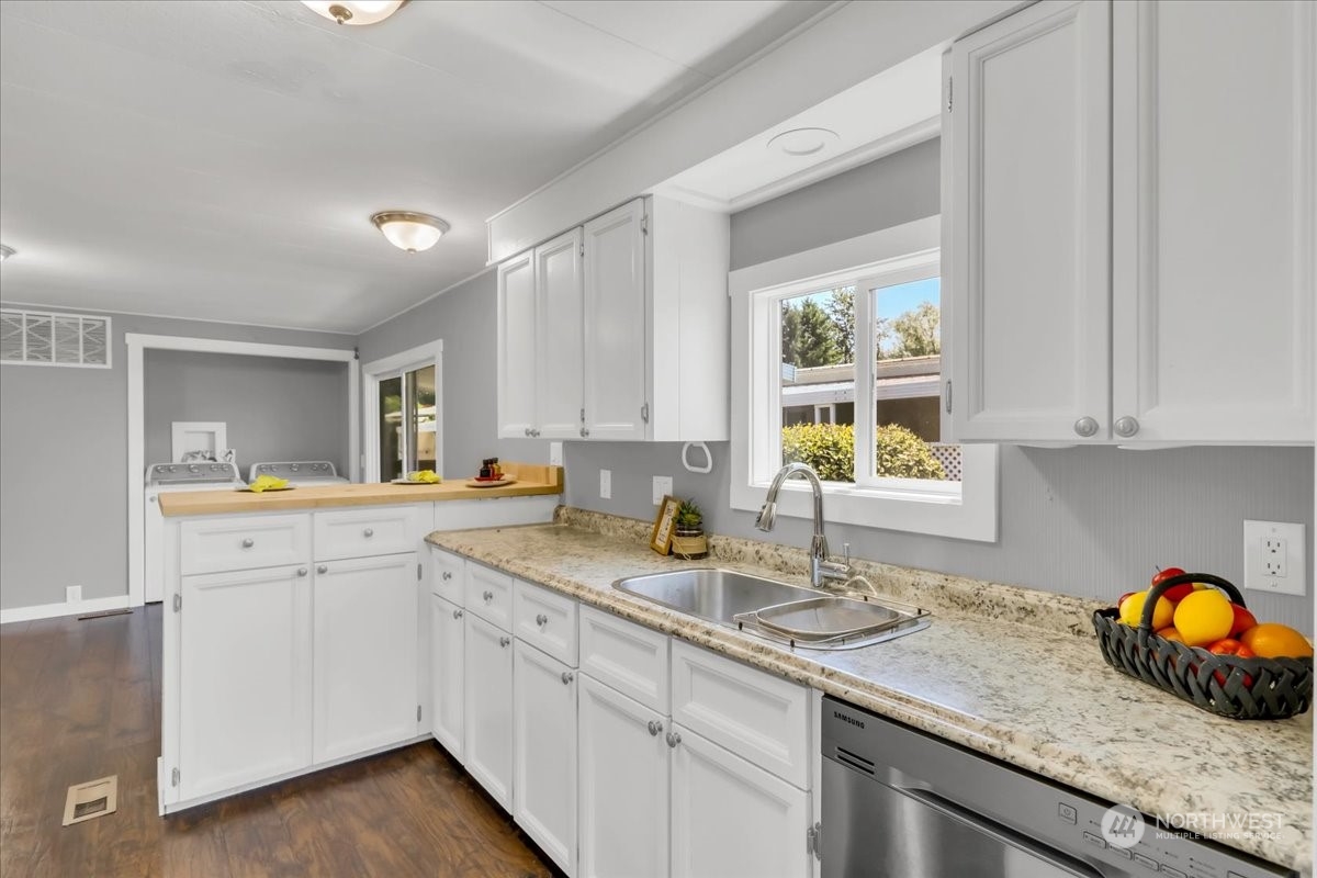 Listing 2021538 - Large Photo # 12