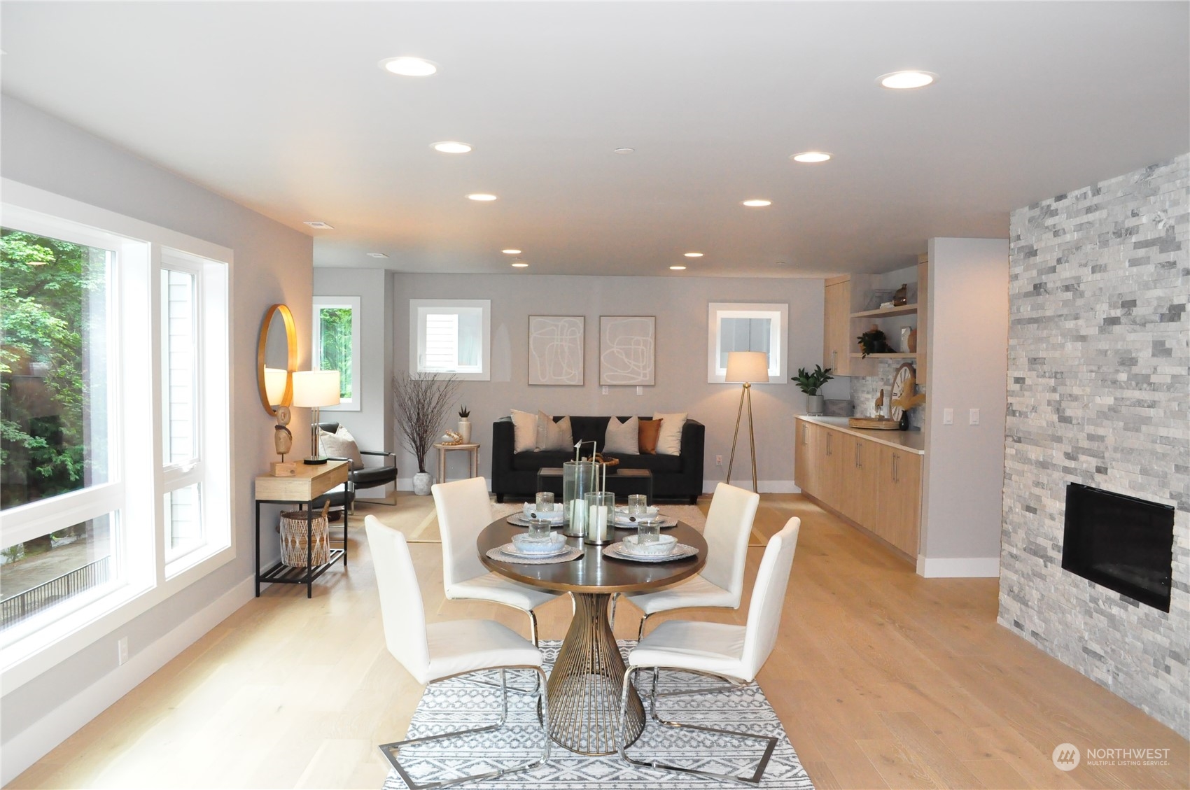 Listing 2035120 - Large Photo # 3