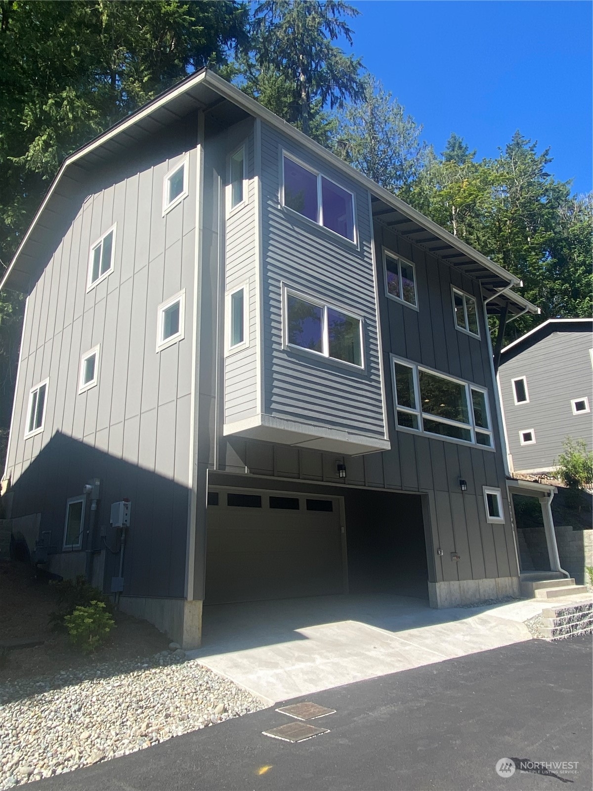 Listing 2035120 - Large Photo # 1
