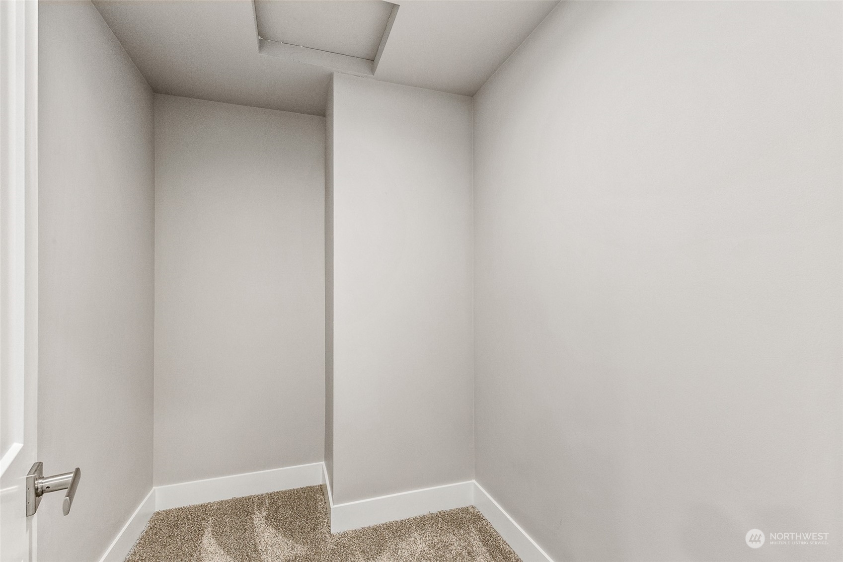 Listing 2035120 - Large Photo # 37