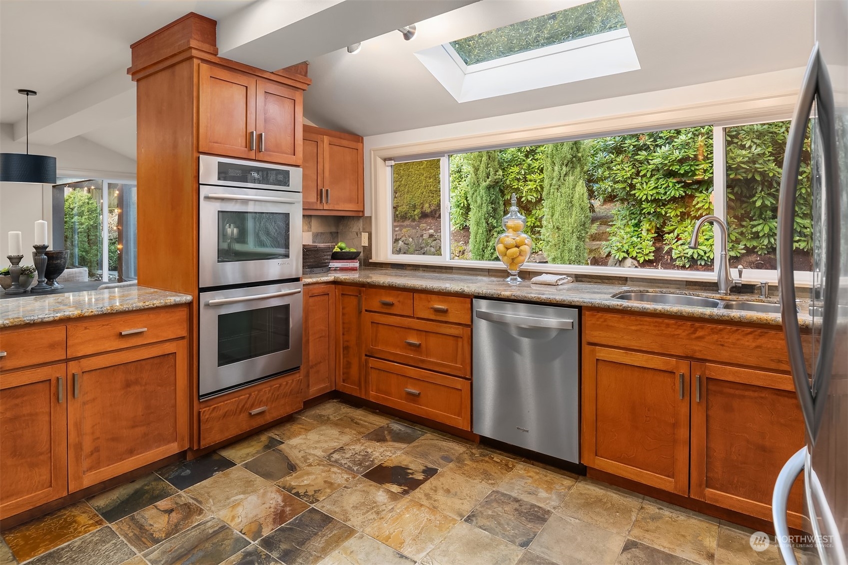 Listing 2036625 - Large Photo # 16