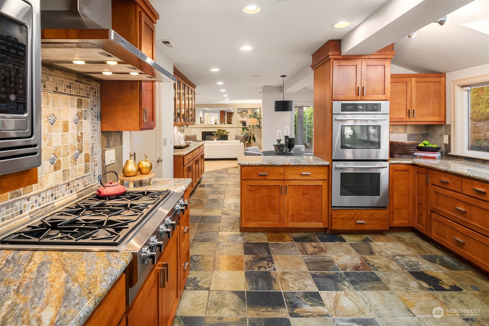 Listing 2036625 - Large Photo # 15