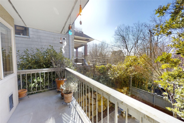 732 11th Avenue E #202, Seattle, WA 98102, Seattle