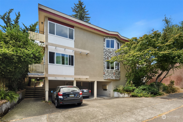 4267 N Woodland Park Avenue , Seattle, WA 98103, Seattle