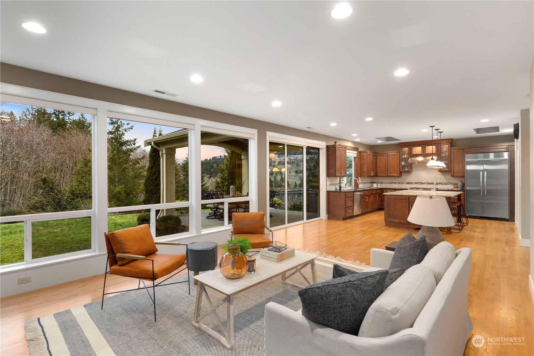 Listing 2043422 - Large Photo # 15