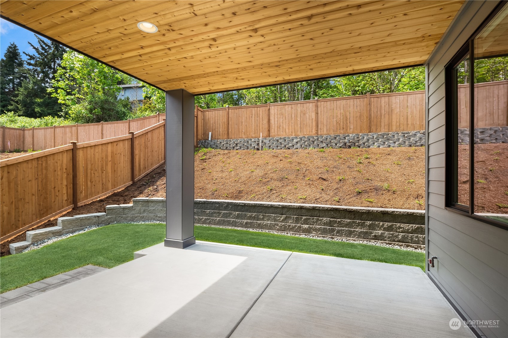 Listing 2061381 - Large Photo # 16