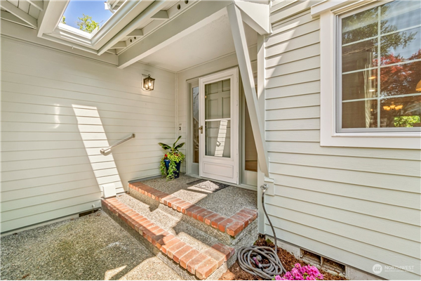 222 145th Place SE, Bellevue, WA 98007-5170, Bellevue