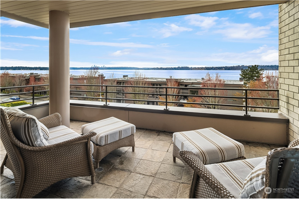 735 1st Street S #203, Kirkland, WA 98033, Kirkland