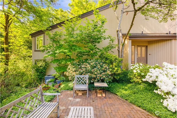 403 98th Avenue NE, Bellevue, WA 98004, Bellevue