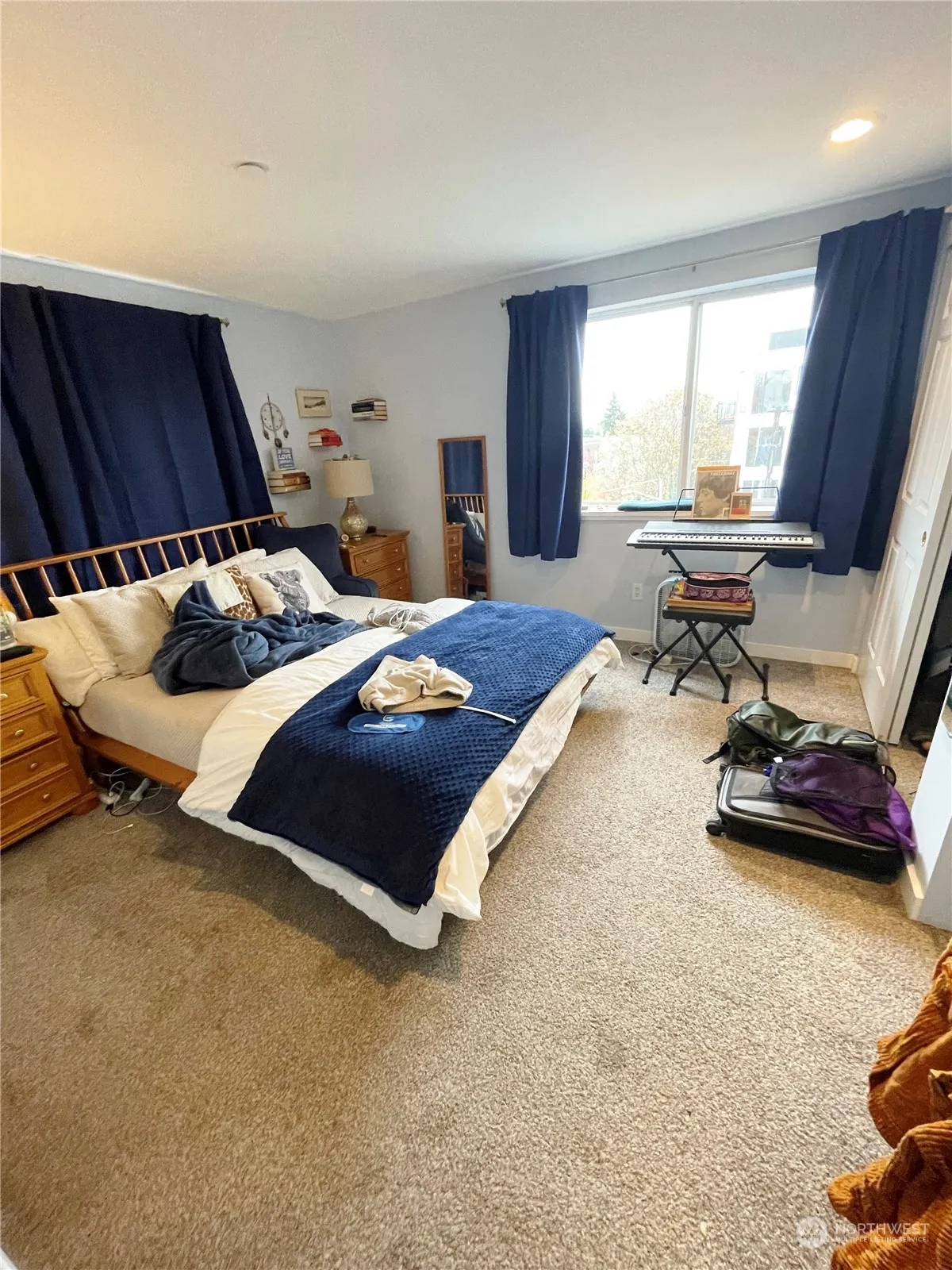4105 Stone Way N, Seattle, WA 98103-8020