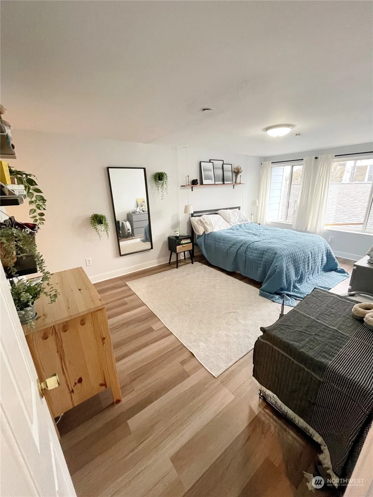 4105 Stone Way N, Seattle, WA 98103-8020