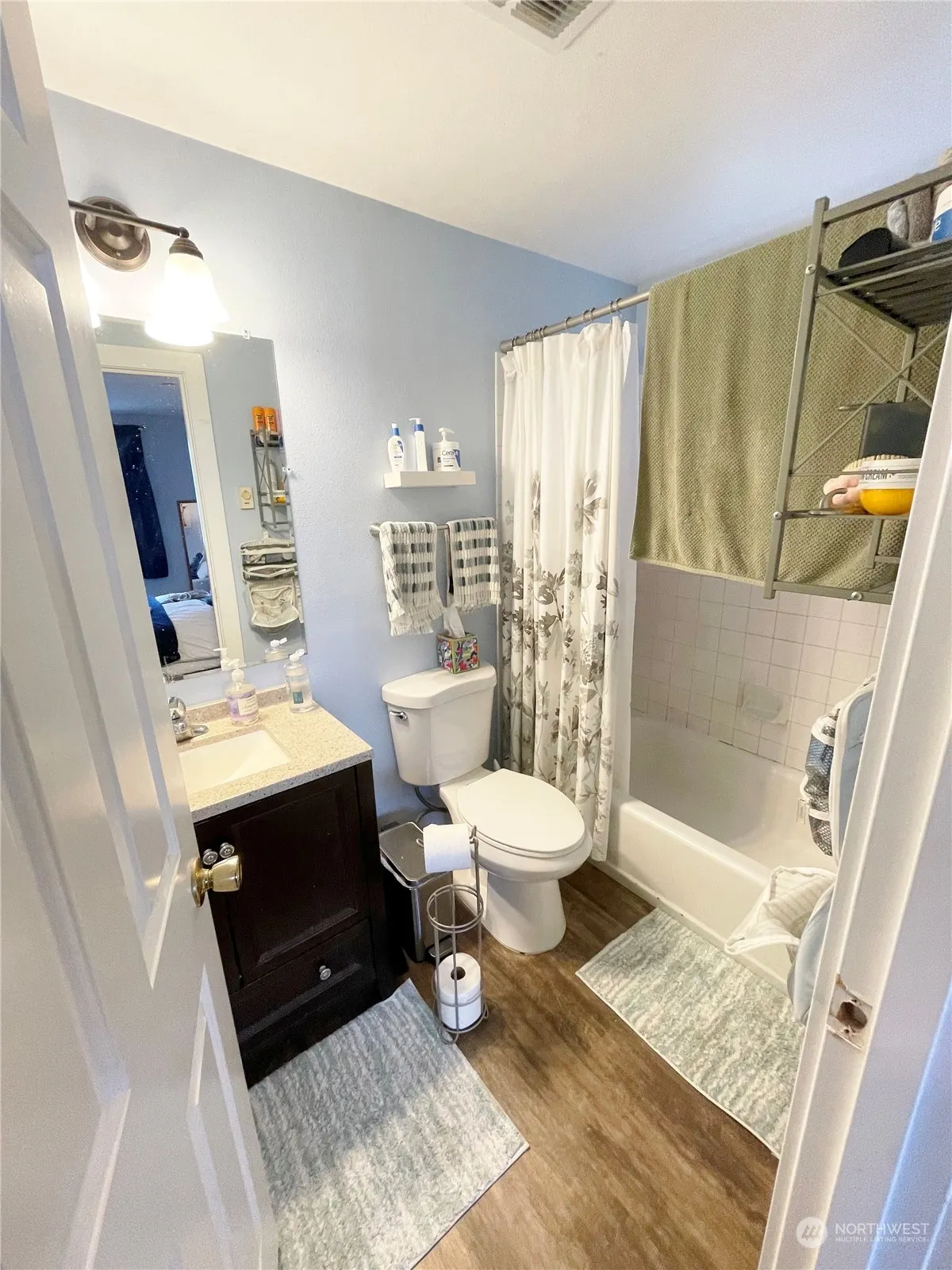 4105 Stone Way N, Seattle, WA 98103-8020