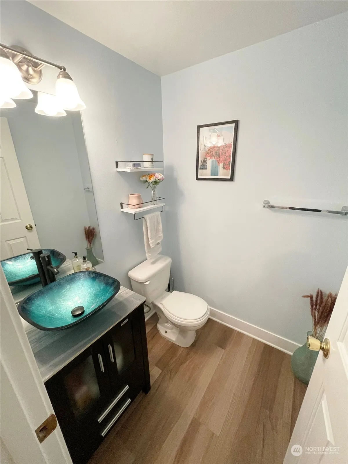 4105 Stone Way N, Seattle, WA 98103-8020