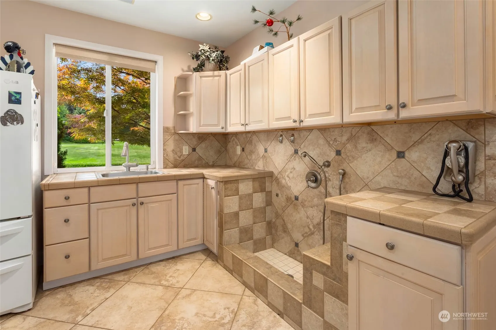 21315 SE 11th Street , Sammamish, WA 98075