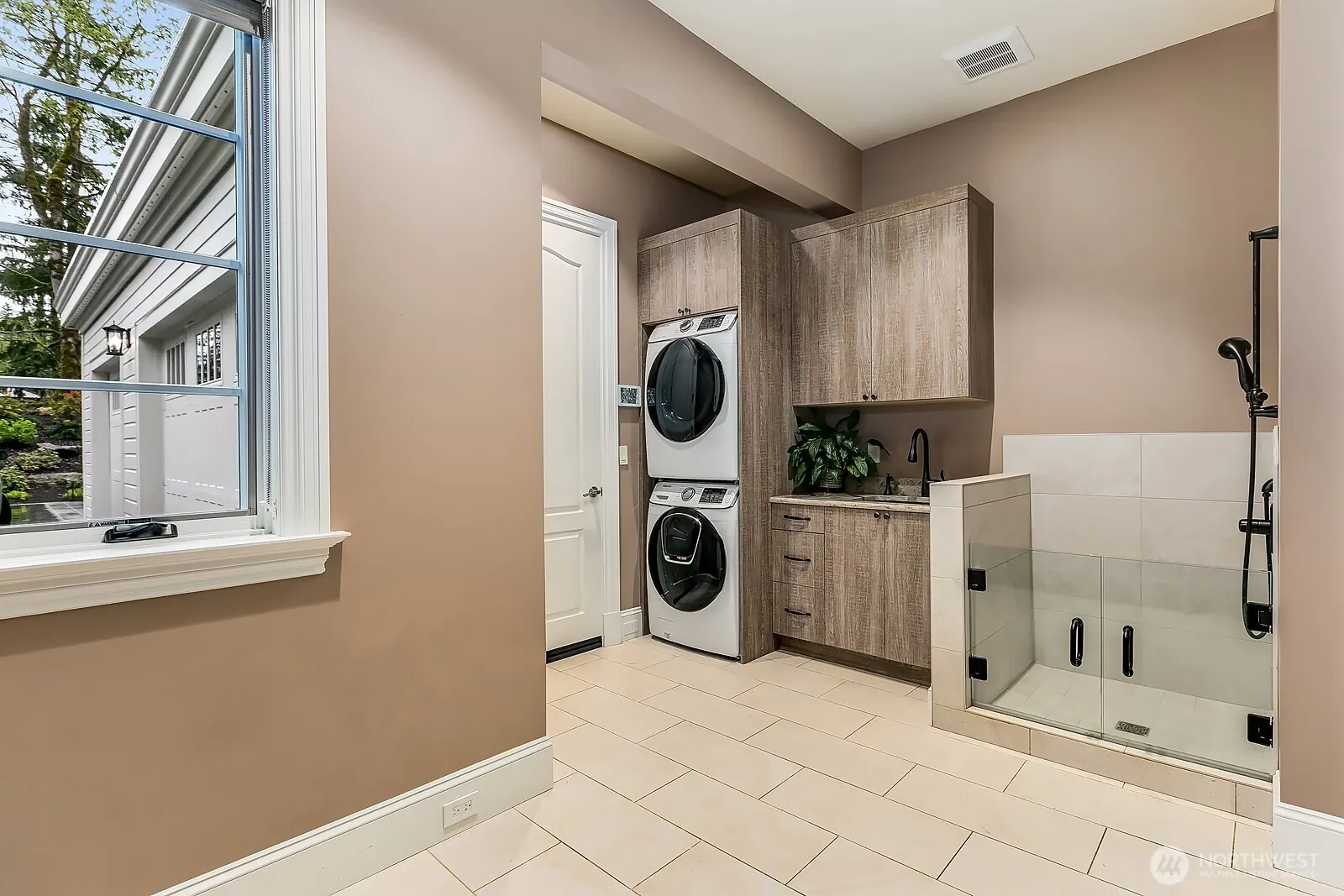27216 SE Grand Ridge Drive , Issaquah, WA 98029