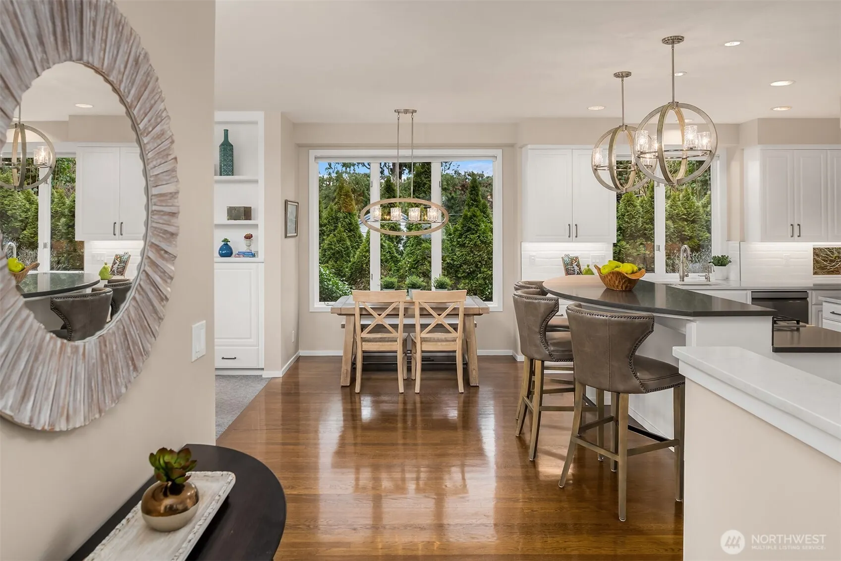 9330 SE Shoreland Drive , Bellevue, WA 98004