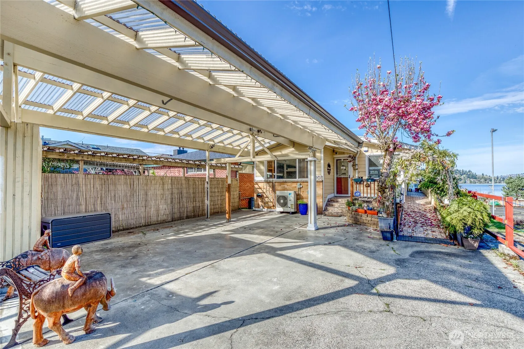 10008 Rainier Avenue S, Seattle, WA 98178