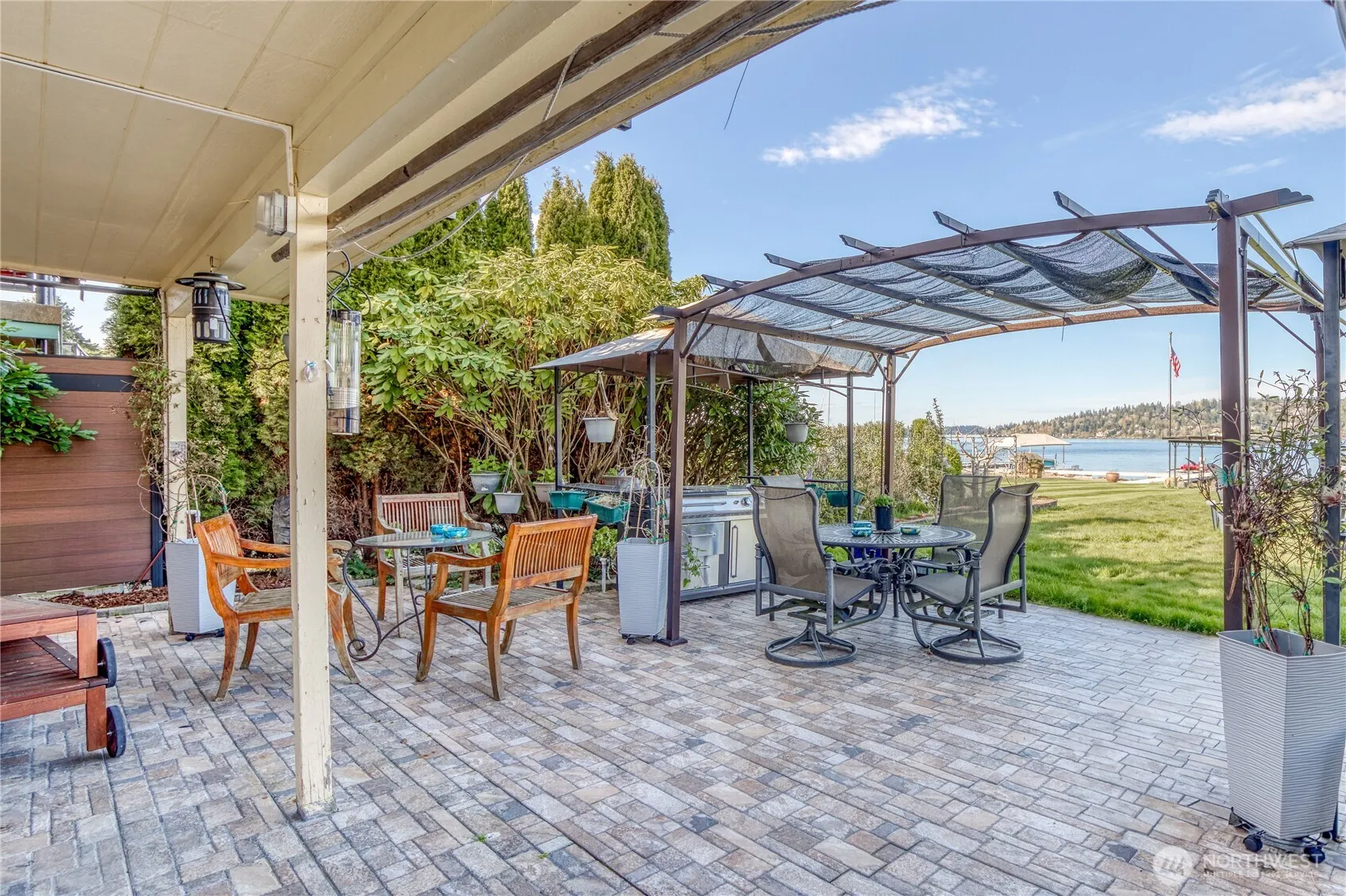 10008 Rainier Avenue S, Seattle, WA 98178