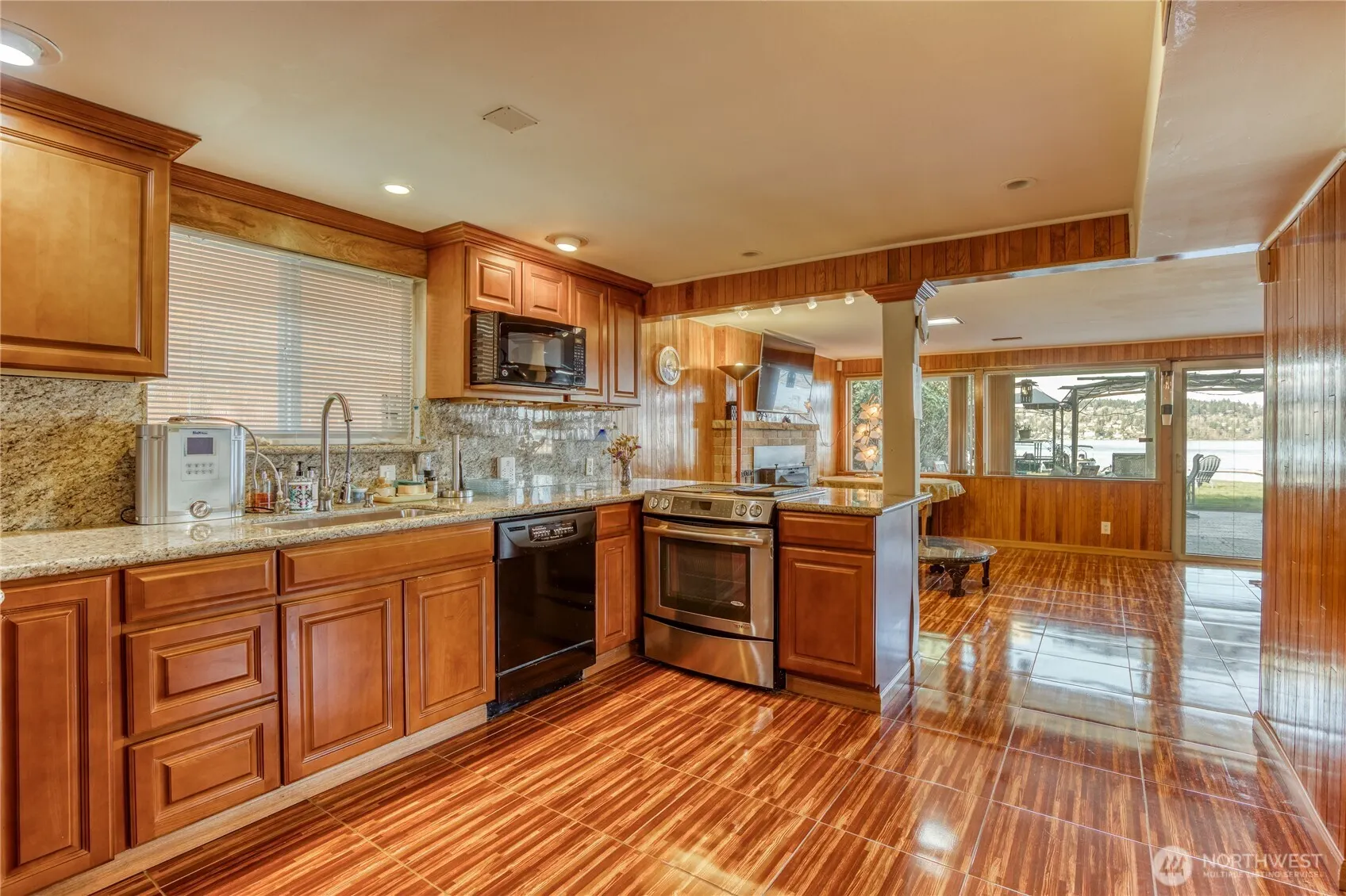 10008 Rainier Avenue S, Seattle, WA 98178