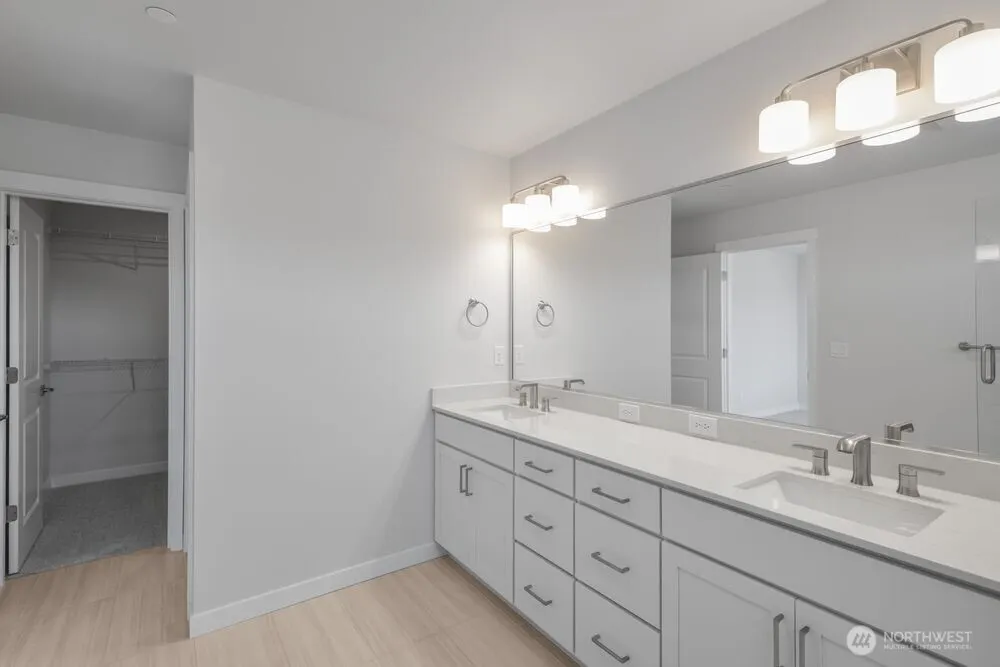13217 NE 127th Court #B, Kirkland, WA 98034