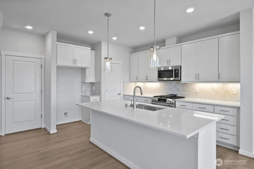 13217 NE 127th Court #B, Kirkland, WA 98034