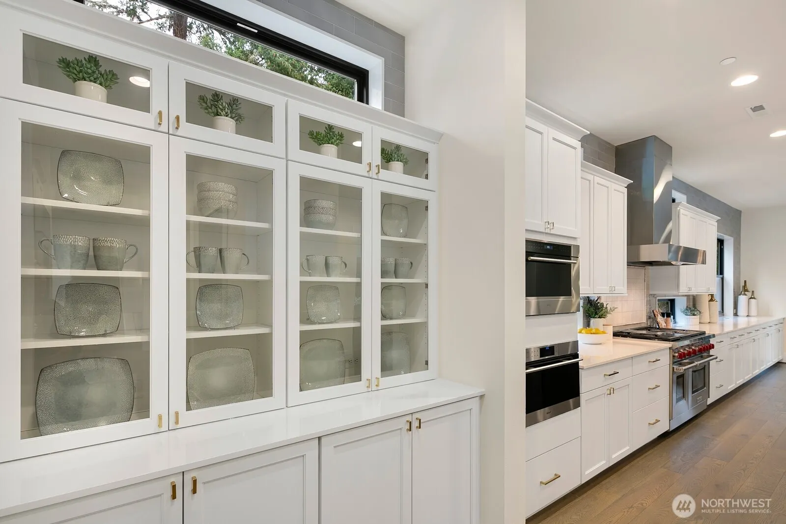 10906 SE 28th Street , Bellevue, WA 98004