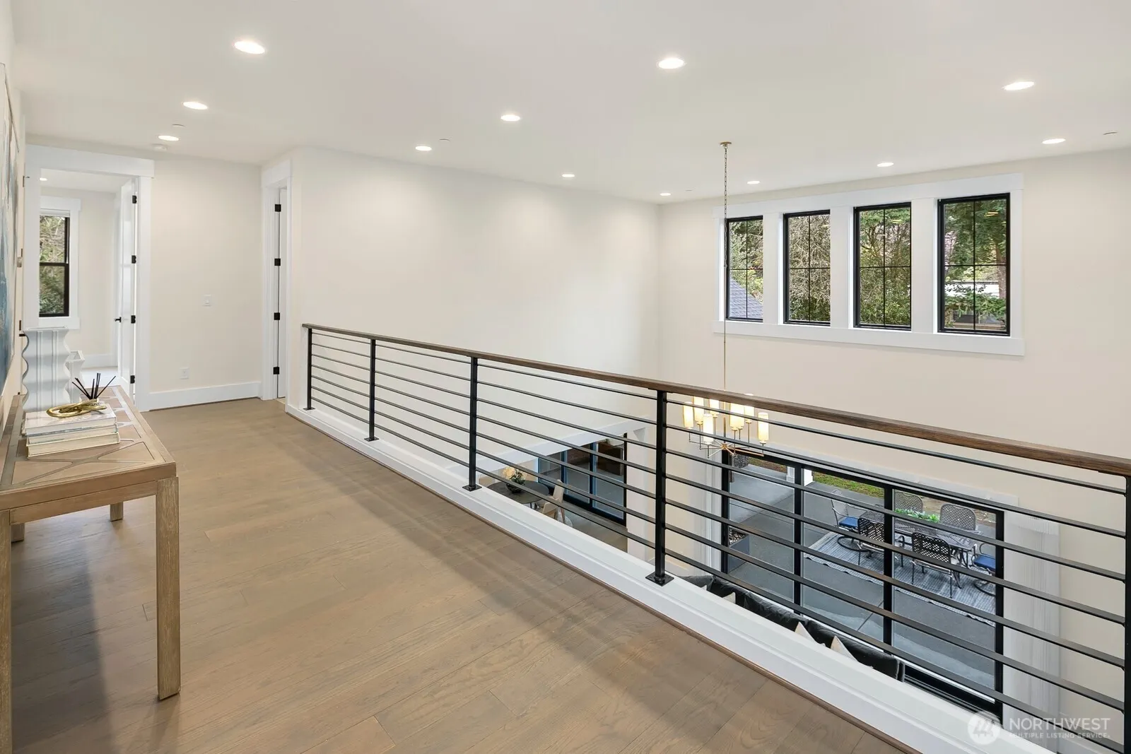 10906 SE 28th Street , Bellevue, WA 98004