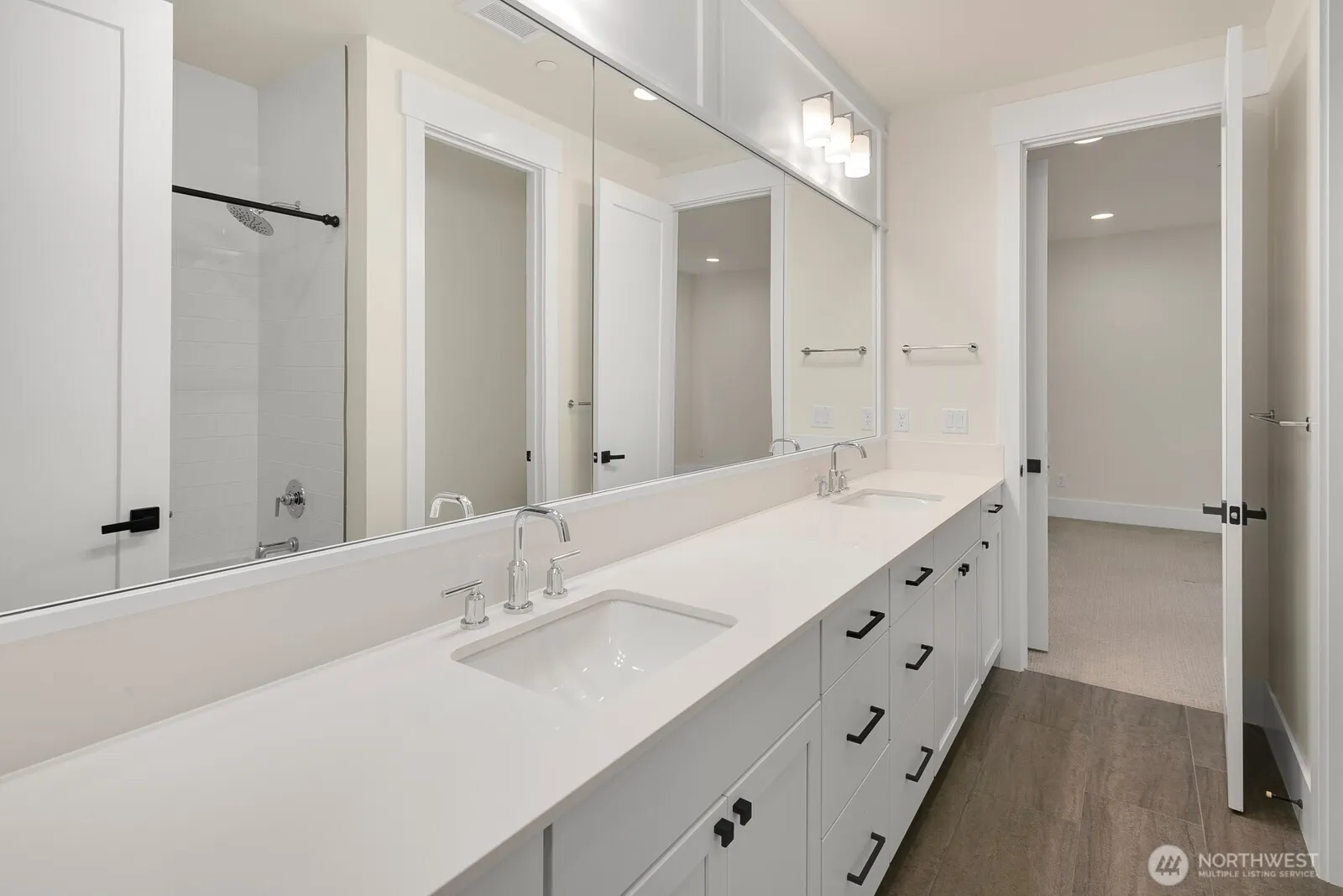 10906 SE 28th Street , Bellevue, WA 98004