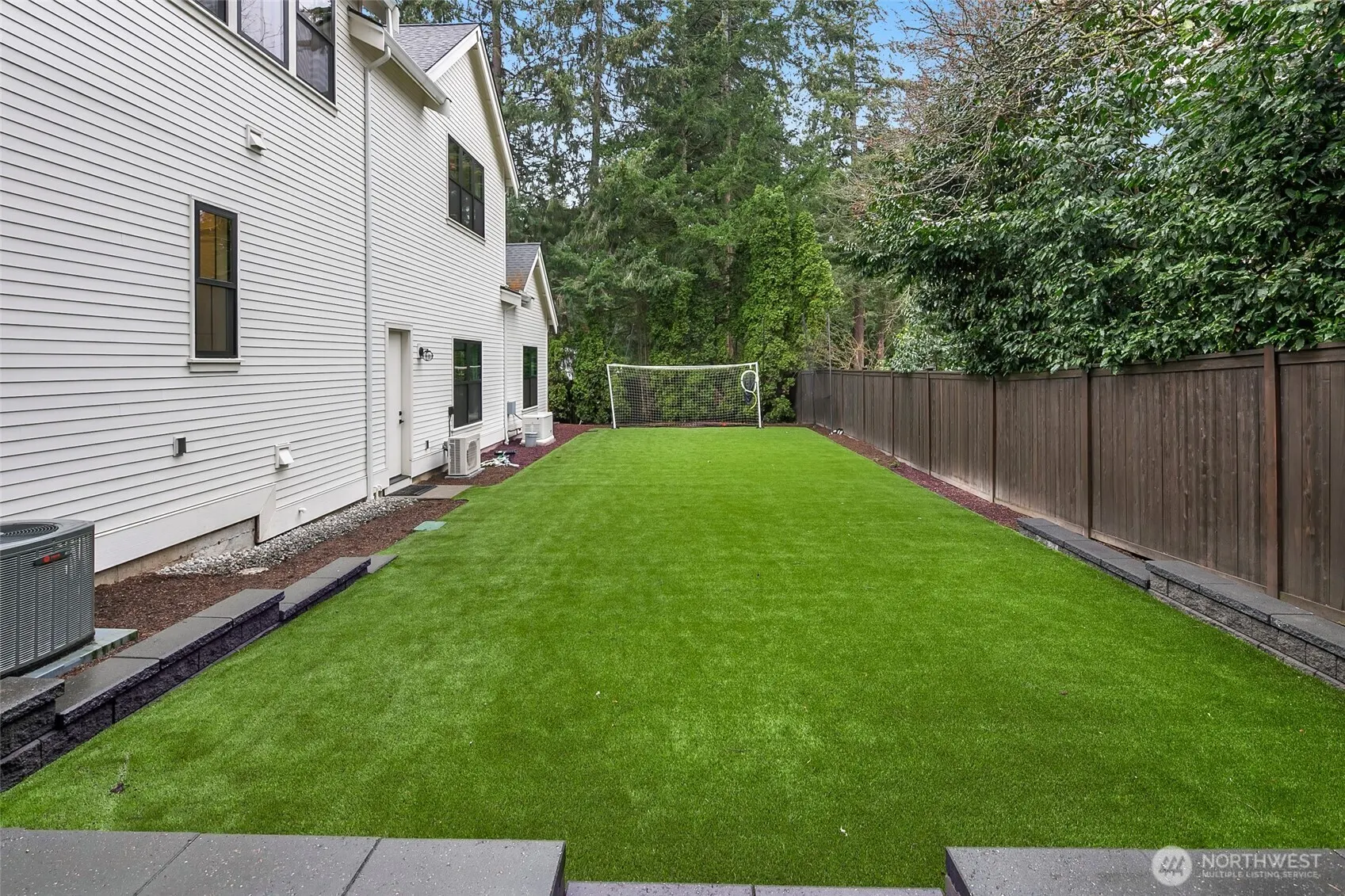 10906 SE 28th Street , Bellevue, WA 98004