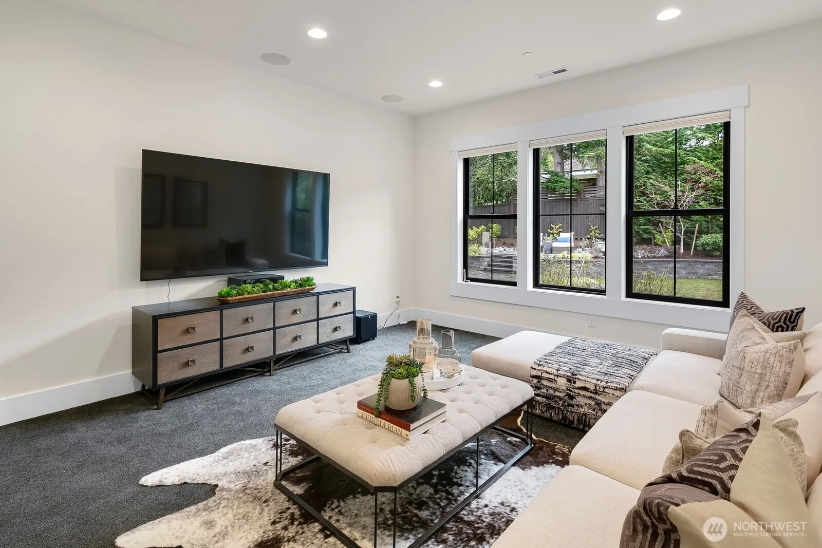 10906 SE 28th Street , Bellevue, WA 98004