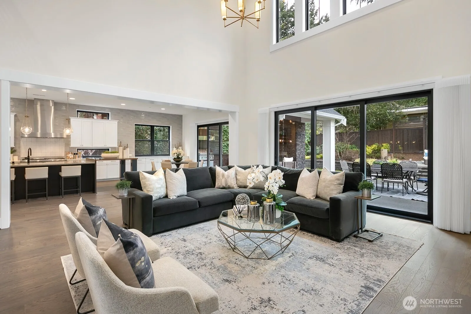 10906 SE 28th Street , Bellevue, WA 98004