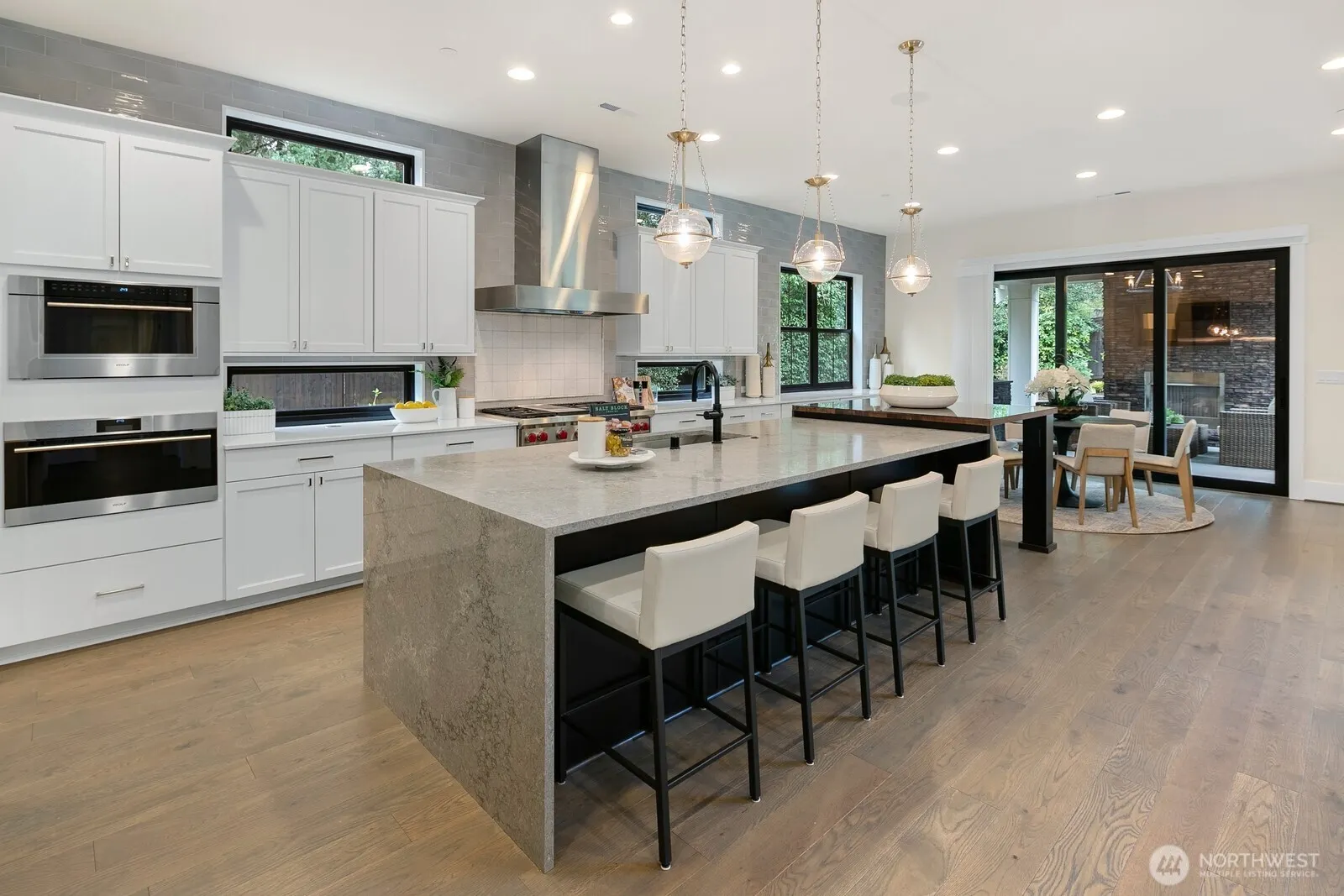 10906 SE 28th Street , Bellevue, WA 98004