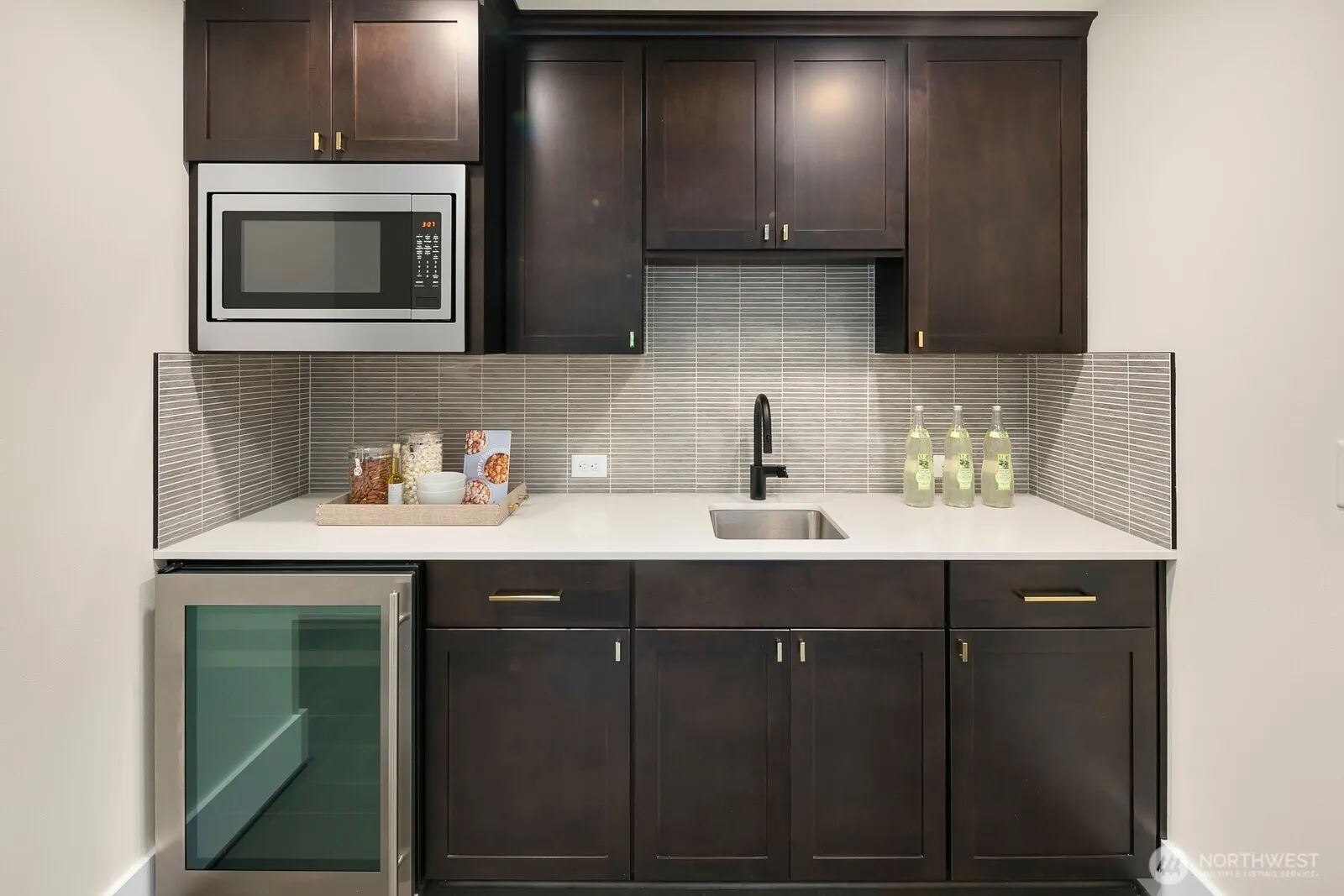 10906 SE 28th Street , Bellevue, WA 98004