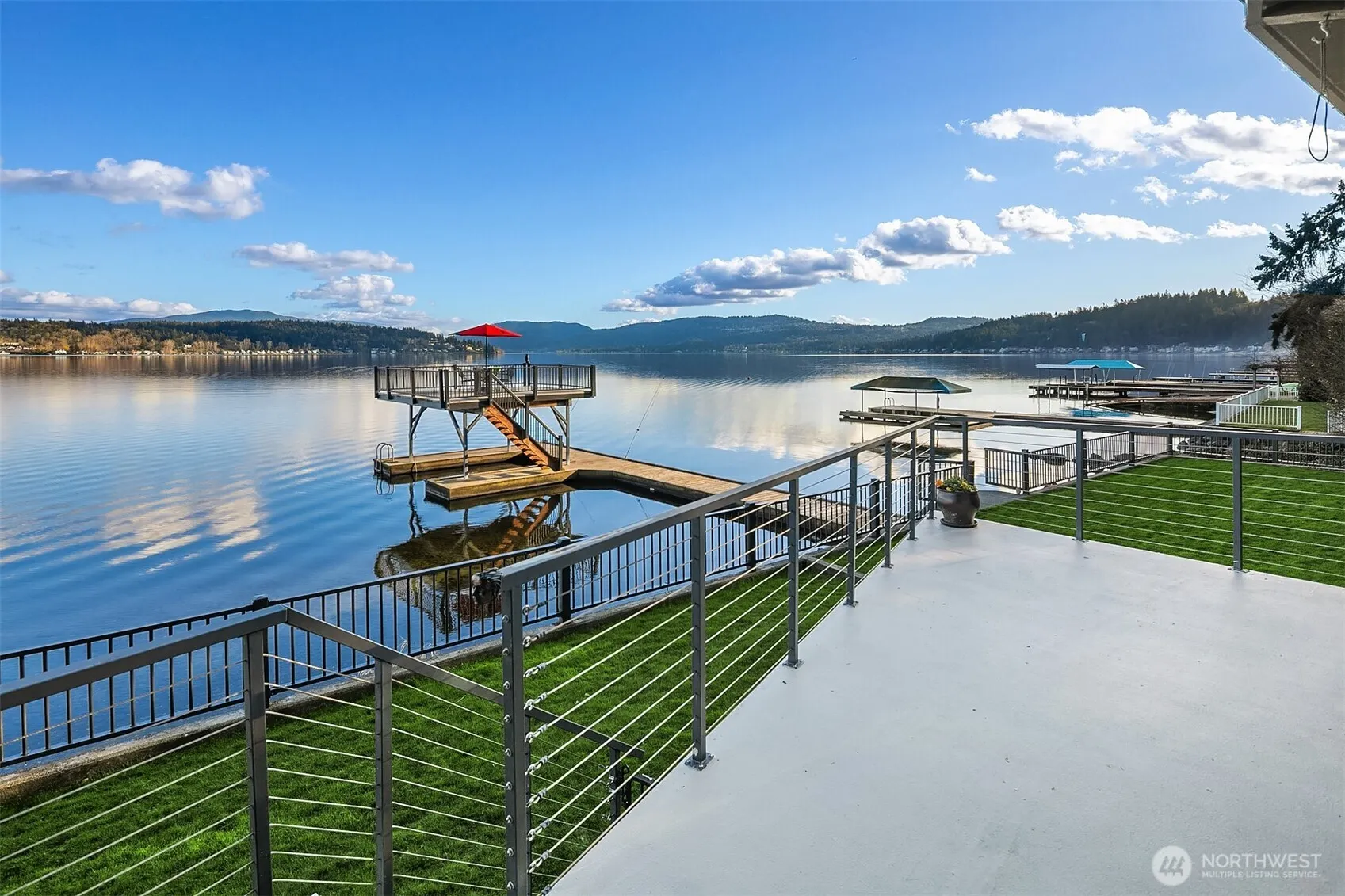 650 Lake Sammamish Lane NE, Bellevue, WA 98008