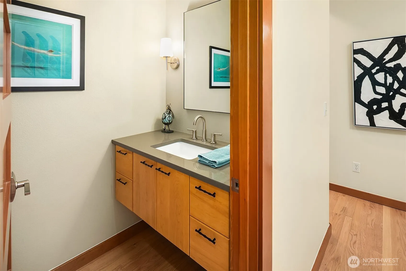 650 Lake Sammamish Lane NE, Bellevue, WA 98008